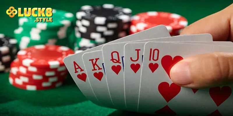 Các giải đấu bài poker với cơ hội kiếm tiền