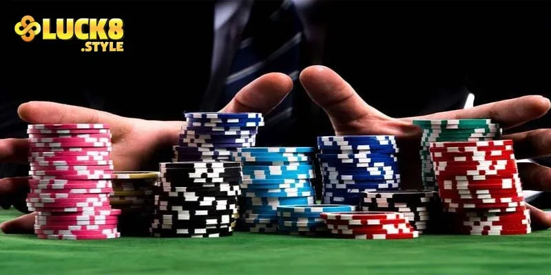 Chiến lược thắng lớn khi chơi bài poker trực tuyến