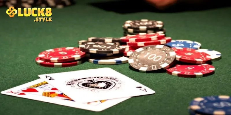 Cược bảo hiểm từ bài xì dách giảm thiểu rủi ro