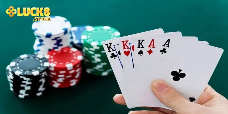Giới thiệu chi tiết cách chơi bài poker cho người mới