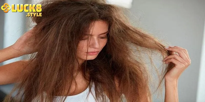 Ý nghĩa ngủ mơ thấy rụng tóc là điềm báo gì cho tương lai